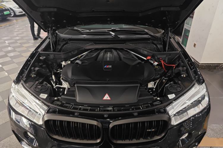 Used BMW X5 M 2015 X5 M Engine Bay