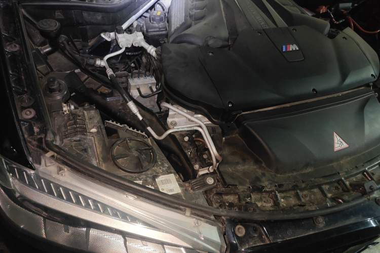 Used BMW X5 M 2015 X5 M Engine Bay Right