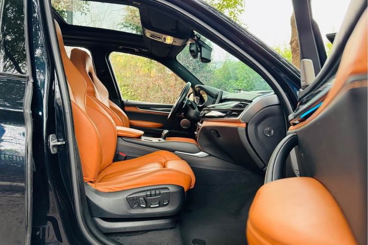 Used BMW X5 M 2015 X5 M Interior 2