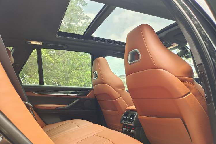 Used BMW X5 M 2015 X5 M Interior 9