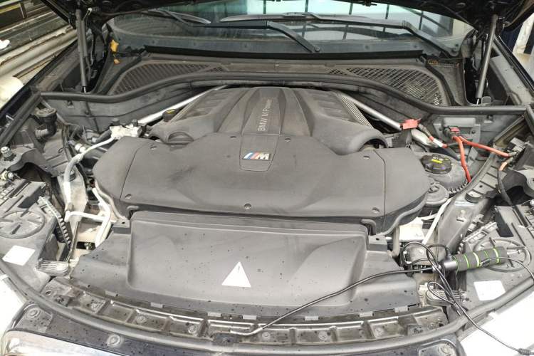 Used BMW X5 M 2015 X5 M Engine Bay