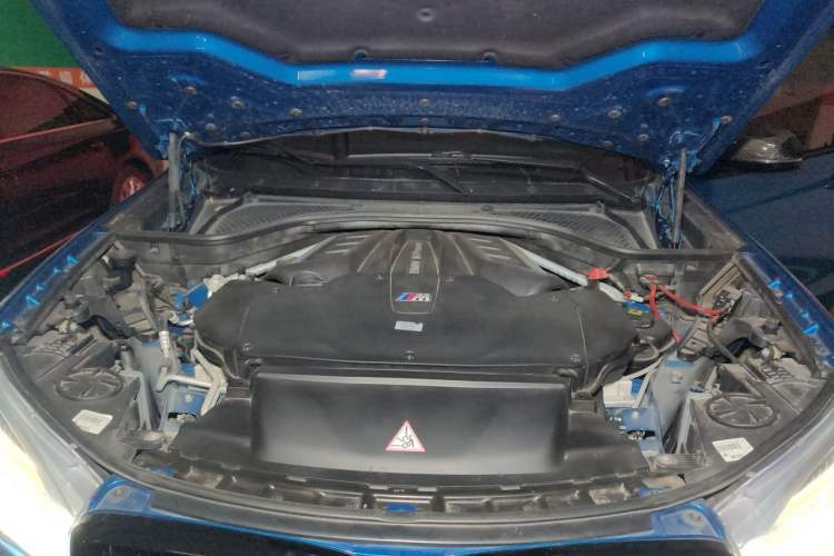 Used BMW X5 M 2015 X5 M Engine Bay