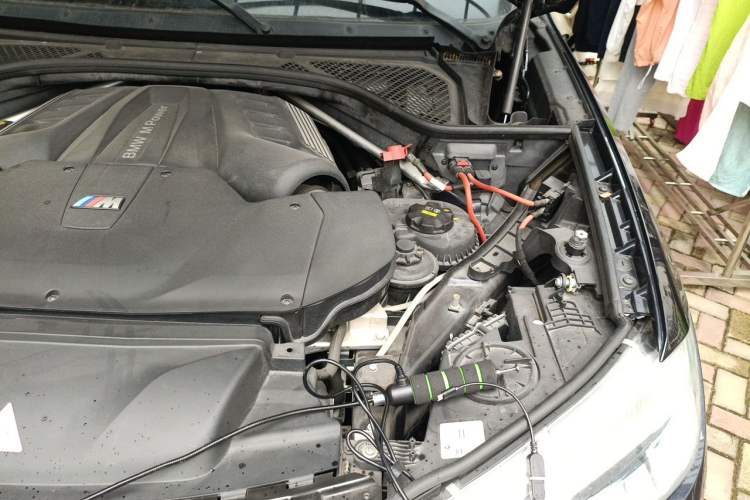 Used BMW X5 M 2015 X5 M Engine Bay Left