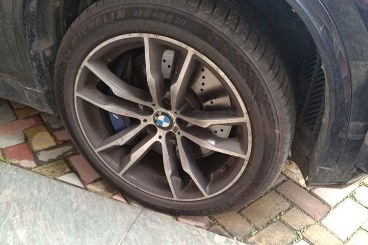 Used BMW X5 M 2015 X5 M Right Front Wheel Hub