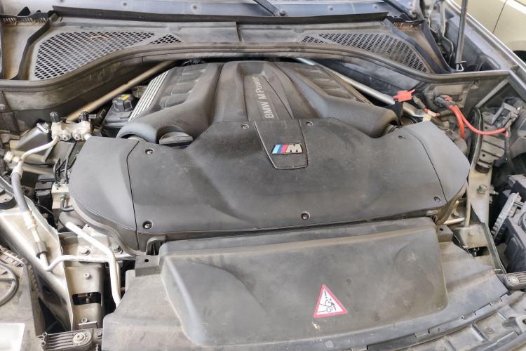 Used BMW X5 M 2015 X5 M Engine Bay