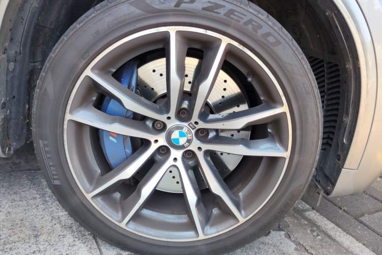 Used BMW X5 M 2015 X5 M Right Front Wheel Hub