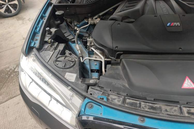 Used BMW X5 M 2015 X5 M Engine Bay Right