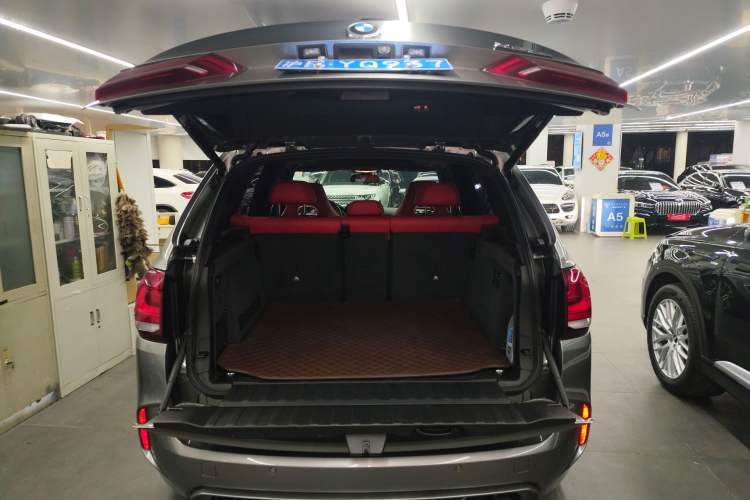 Used BMW X5 M 2015 X5 M Trunk