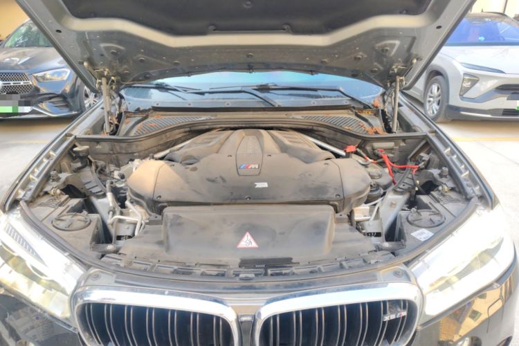 Used BMW X5 M 2015 X5 M Engine Bay
