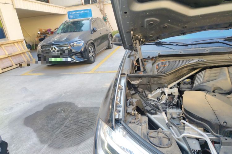 Used BMW X5 M 2015 X5 M Engine Bay Right