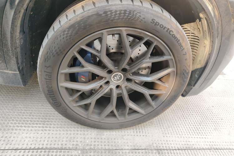 Used BMW X5 M 2015 X5 M Right Front Wheel Hub