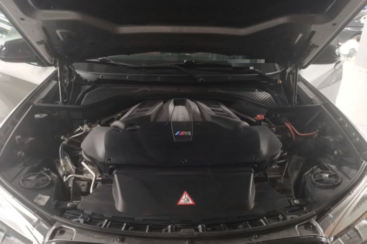 Used BMW X5 M 2015 X5 M Engine Bay