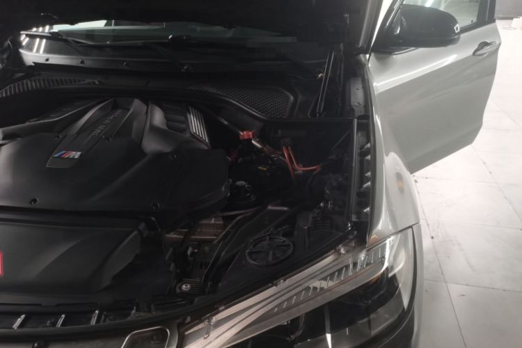 Used BMW X5 M 2015 X5 M Engine Bay Left