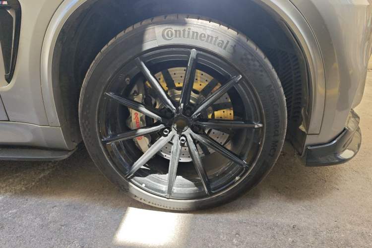 Used BMW X5 M 2015 X5 M Right Front Wheel Hub