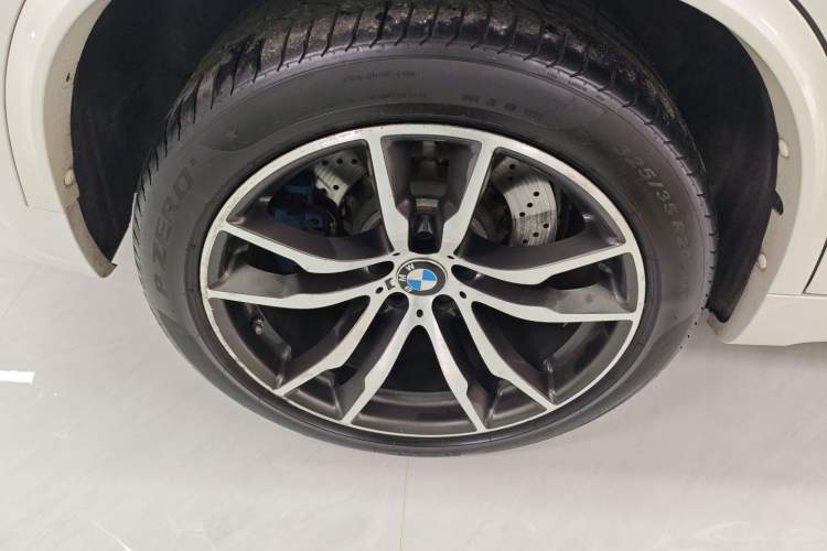 Used BMW X5 M 2015 X5 M Exterior 8