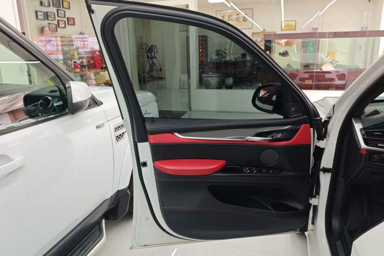 Used BMW X5 M 2015 X5 M Interior 7
