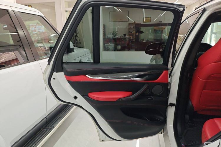 Used BMW X5 M 2015 X5 M Interior 8