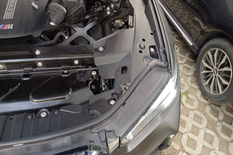 Used BMW X5 M 2020 X5 M Engine Bay Left