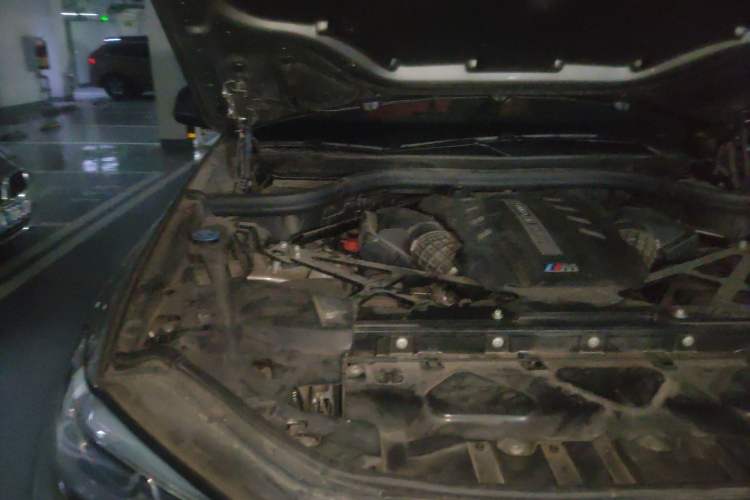 Used BMW X5 M 2020 X5 M Engine Bay Right