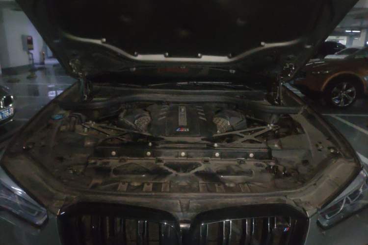 Used BMW X5 M 2020 X5 M Engine Bay