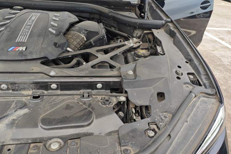 Used BMW X5 M 2022 X5 M Engine Bay Left
