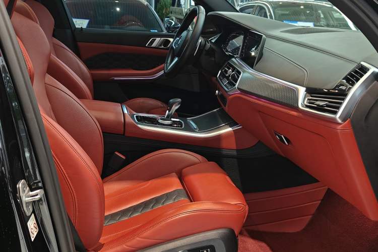 Used BMW X5 M 2022 X5 M Interior 11