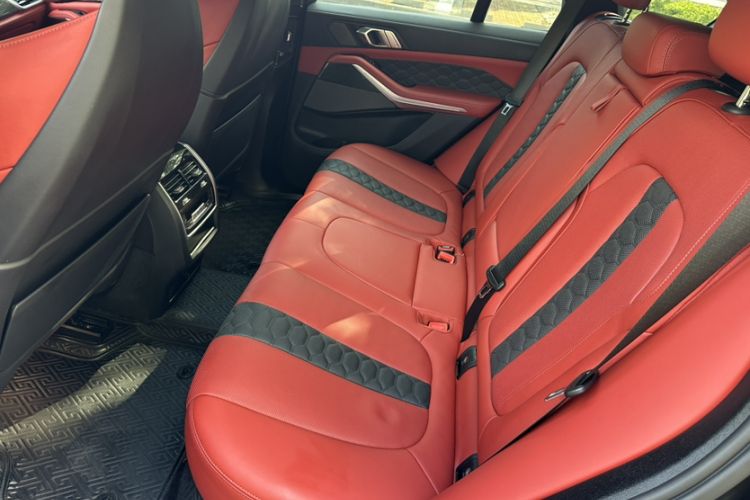 Used BMW X5 M 2022 X5 M Interior 7