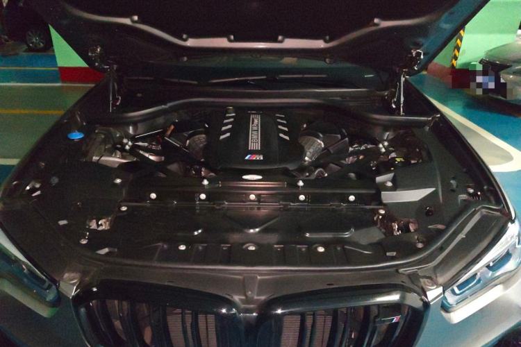 Used BMW X5 M 2022 X5 M Engine Bay