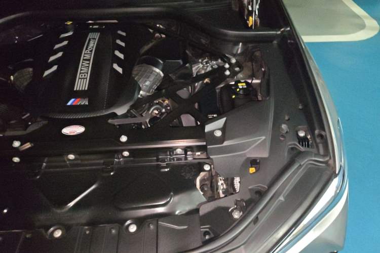 Used BMW X5 M 2022 X5 M Engine Bay Left