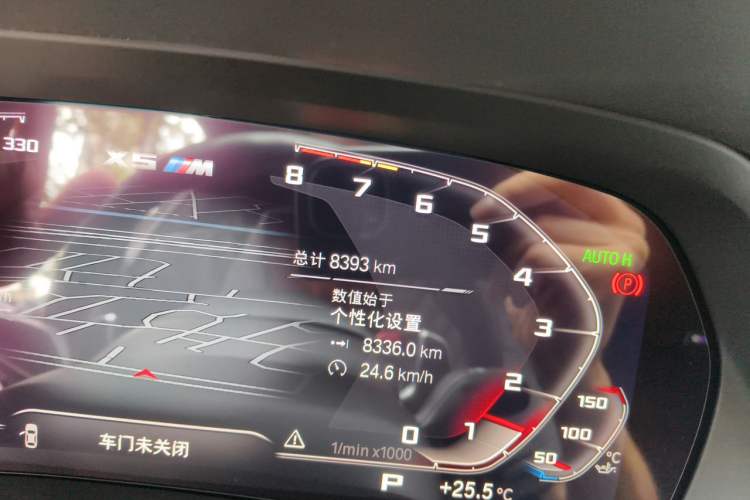 Used BMW X5 M 2022 X5 M Odometer Close Up