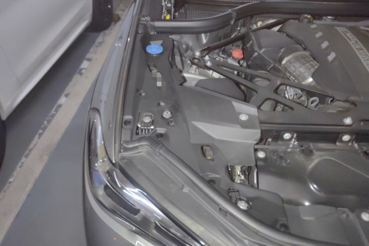 Used BMW X5 M 2022 X5 M Engine Bay Right