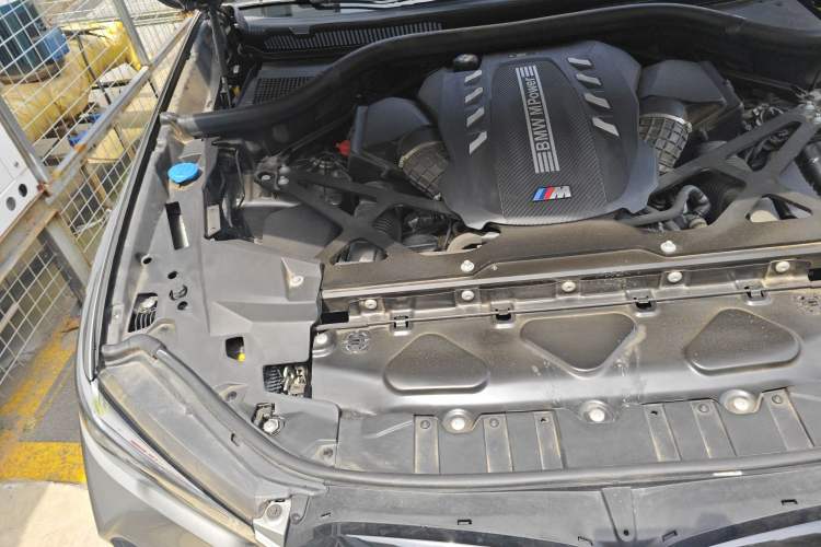 Used BMW X5 M 2022 X5 M Engine Bay Right