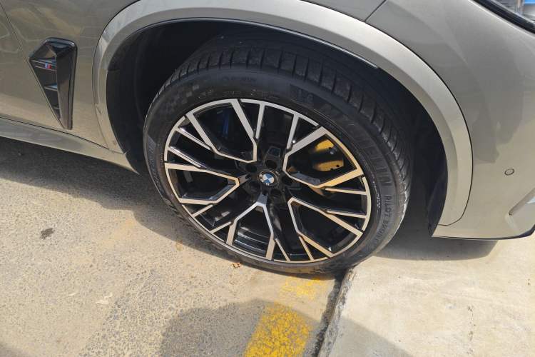 Used BMW X5 M 2022 X5 M Right Front Wheel Hub