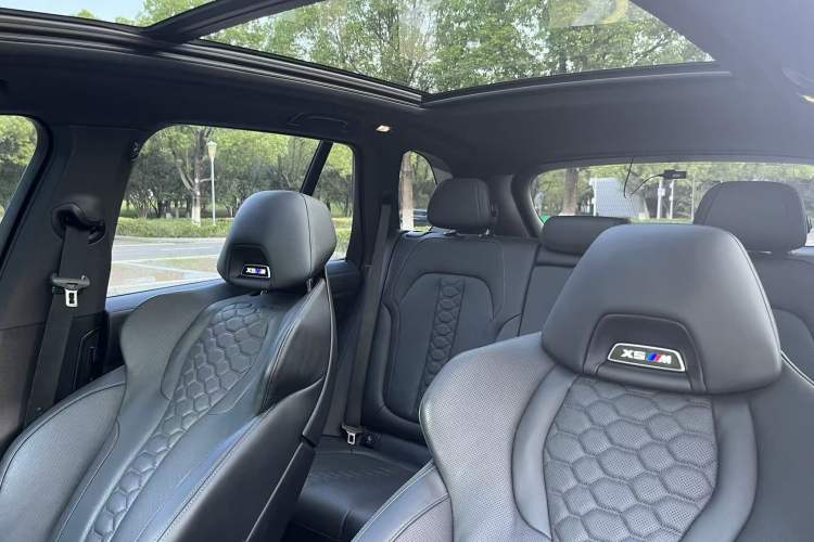 Used BMW X5 M 2023 X5 M Thunder Edition Interior 4