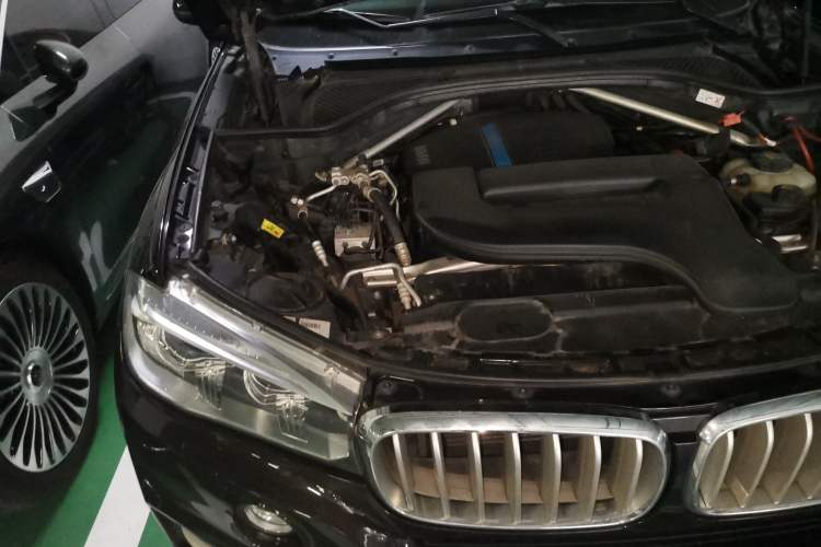 Used BMW X5 New Energy 2016 xDrive40e Engine Bay Right