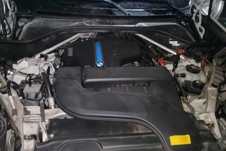 Used BMW X5 New Energy  Engine Bay