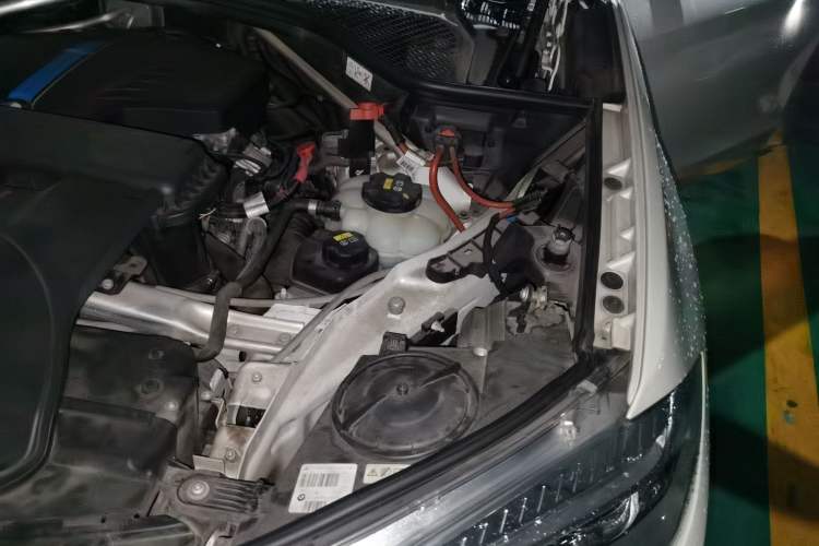 Used BMW X5 New Energy  Engine Bay Left