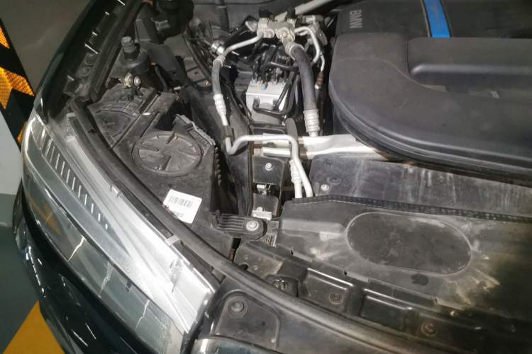 Used BMW X5 New Energy 2017 xDrive40e Engine Bay Right