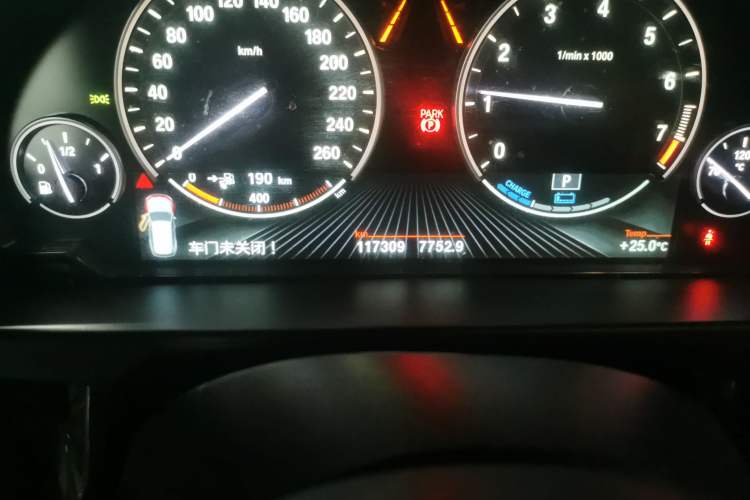 Used BMW X5 New Energy 2017 xDrive40e Odometer Close Up