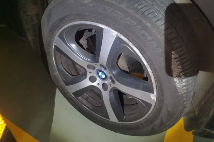 Used BMW X5 New Energy 2017 xDrive40e Right Front Wheel Hub