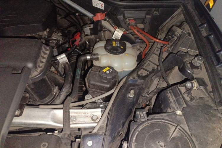 Used BMW X5 New Energy  Engine Bay Left