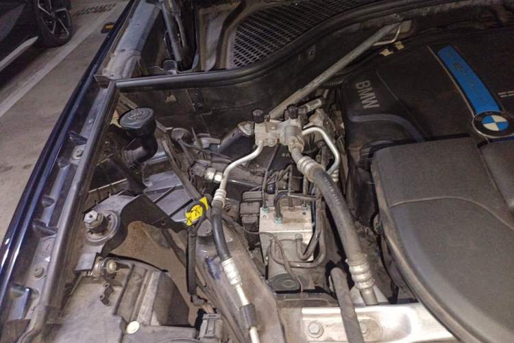 Used BMW X5 New Energy  Engine Bay Right
