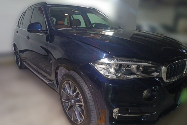 Used BMW X5 New Energy  Front Right 45 Deg