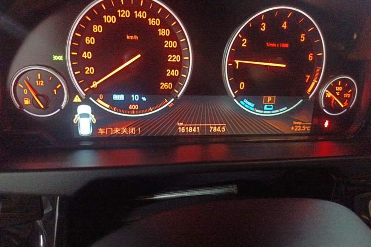 Used BMW X5 New Energy  Odometer Close Up