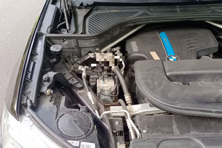 Used BMW X5 New Energy 2017 xDrive40e Engine Bay Right