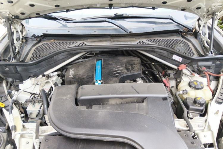 Used BMW X5 New Energy 2017 xDrive40e Engine Bay