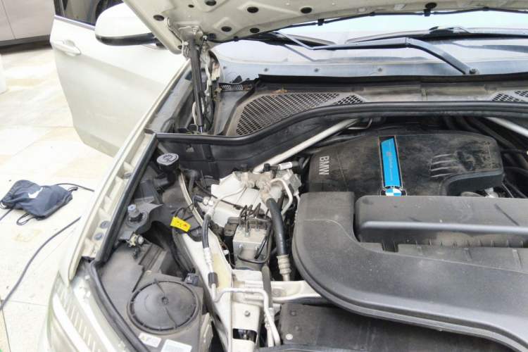 Used BMW X5 New Energy 2017 xDrive40e Engine Bay Right