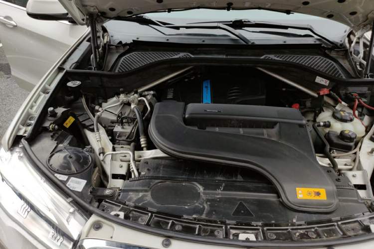 Used BMW X5 New Energy  Engine Bay Right