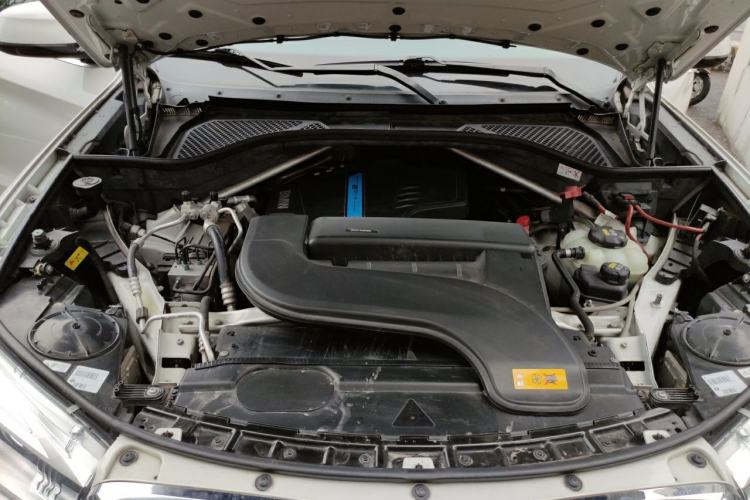 Used BMW X5 New Energy  Engine Bay
