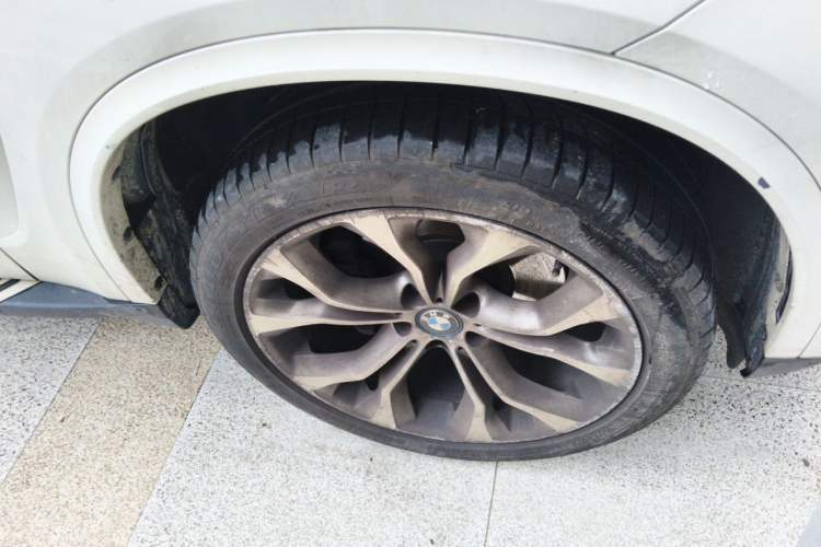 Used BMW X5 New Energy 2017 xDrive40e Right Front Wheel Hub